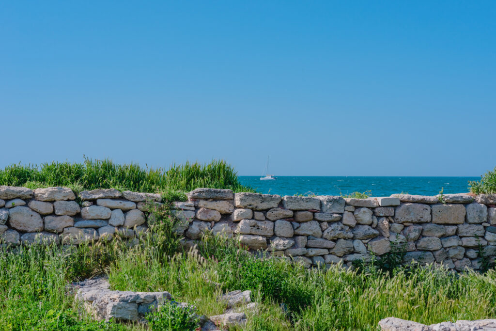 Perché a Lampedusa ci sono tanti muretti a secco? Il paesaggio che racconta l’isola oltre il mare 3 muretti a secco a Lampedusa